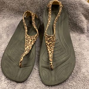 Crocs thong sandal